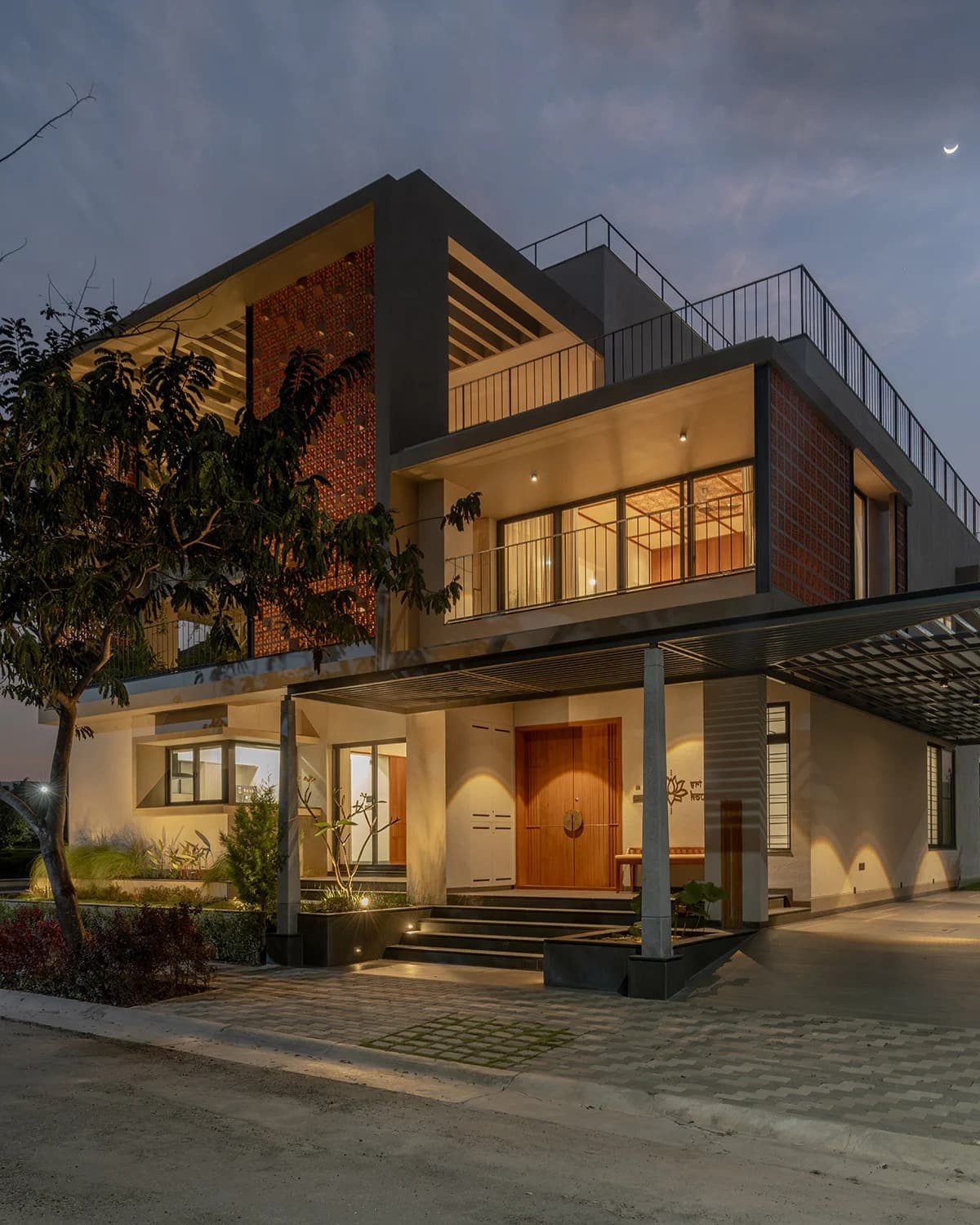 The Courtyard House, Surat — 1
